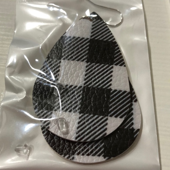 LAST SET! Set of 2 Gingham Teardrop Earrings NWT - Picture 2 of 3